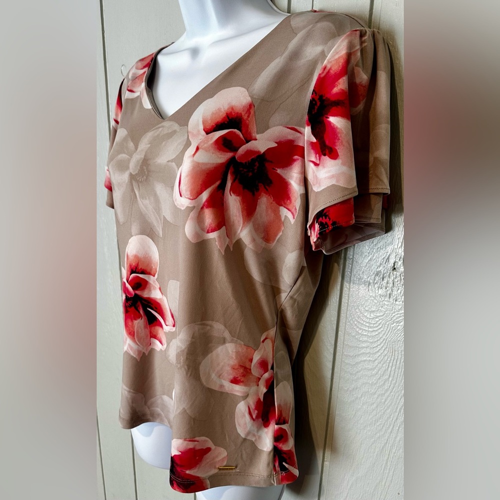 Calvin Klein Beige Floral V-Neck Blouse - FINAL PRICE - Picture 4 of 6